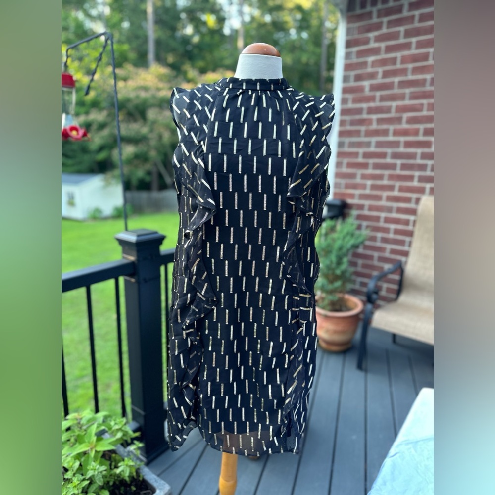 Julia Jordan Black and Metallic Gold Dress